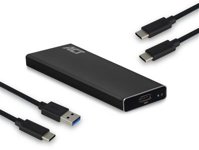 Disque dur externe noir avec câbles. Trois câbles USB-C noirs et un câble USB-A.