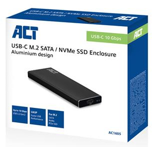 Une boîte ACT noire avec un SSD noir à l'intérieur, et du texte sur USB-C et M.2 SATA/NVMe.