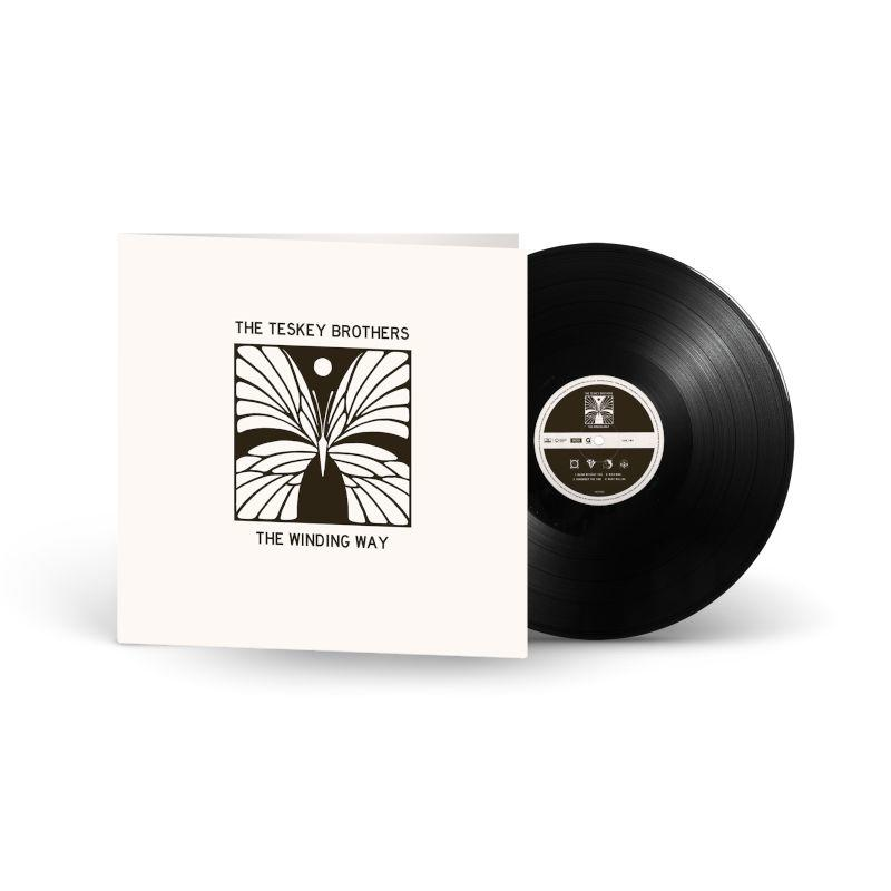 Eine Schallplatte und das Albumcover von The Teskey Brothers mit dem Titel 'The Winding Way'.