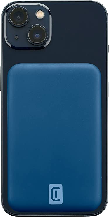 Un teléfono azul y una plataforma de carga azul con un logotipo 'C' están adjuntos.