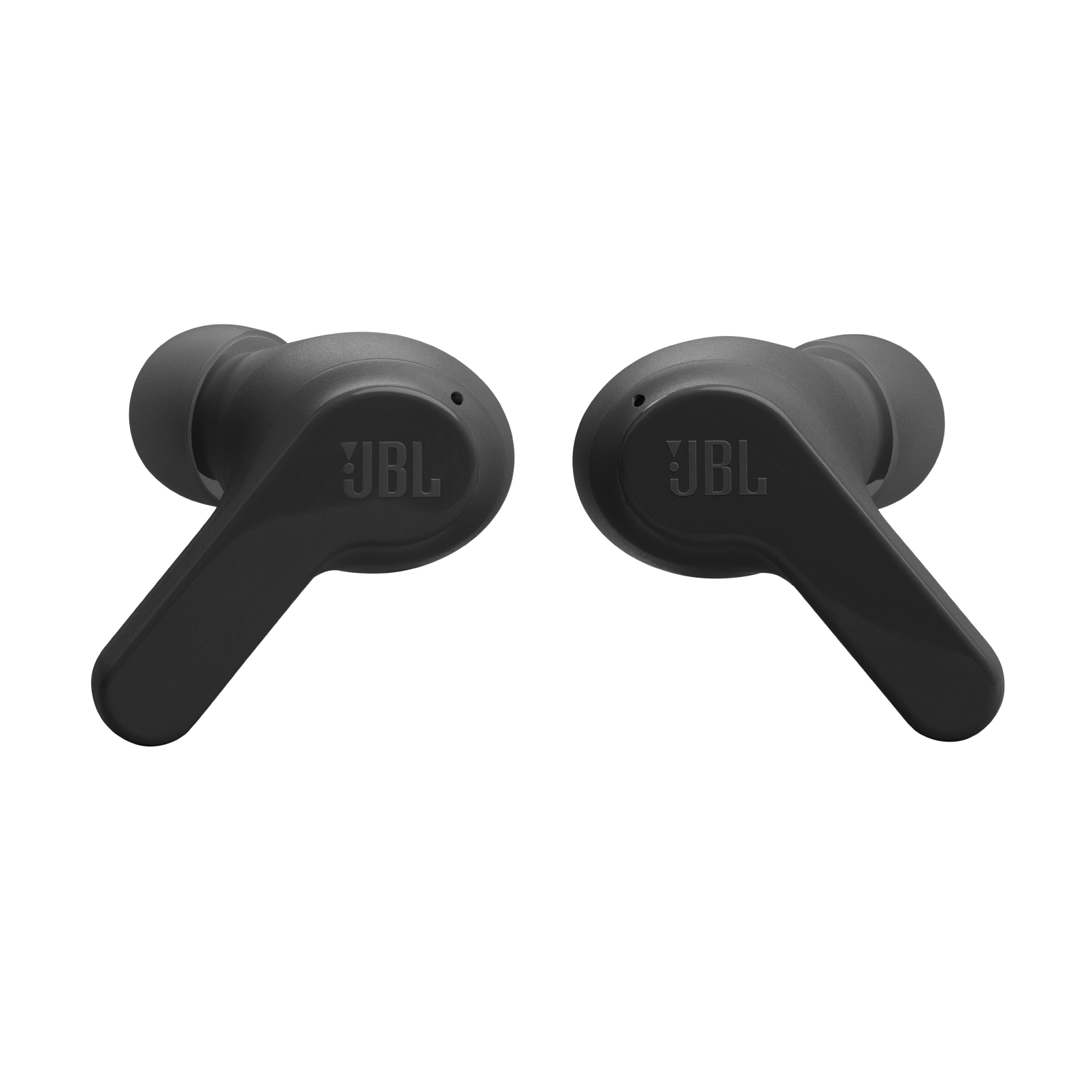 Twee zwarte JBL oordopjes, geïsoleerd op een zwarte achtergrond, iets schuin.