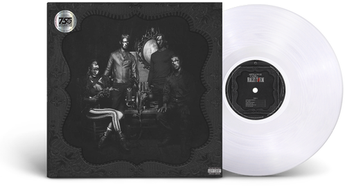 Egy zenekar album borítója egy vinyl lemezzel jobbra. A háttér fekete.