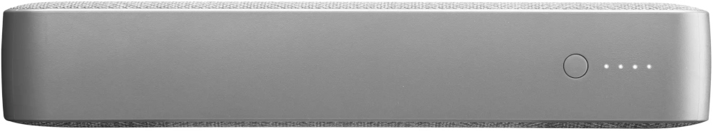 Appareil rectangulaire argenté avec un bouton et des indicateurs LED. Surface supérieure texturée.