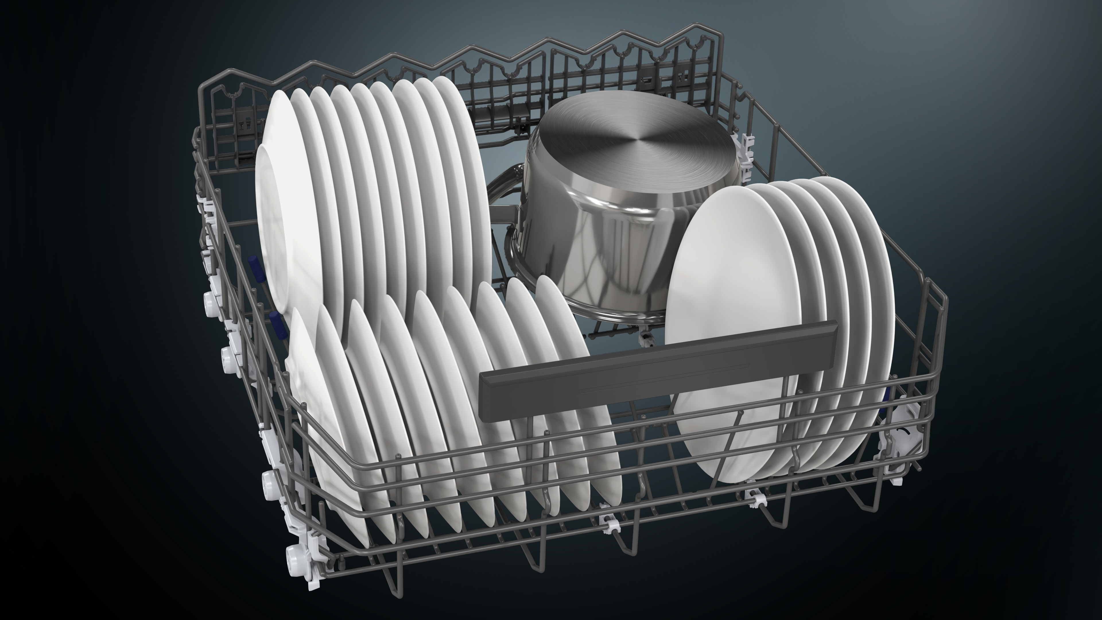 Geschirrspüler-Innenraum mit angeordneten Tellern, einem Topf und einem Besteckkorb.