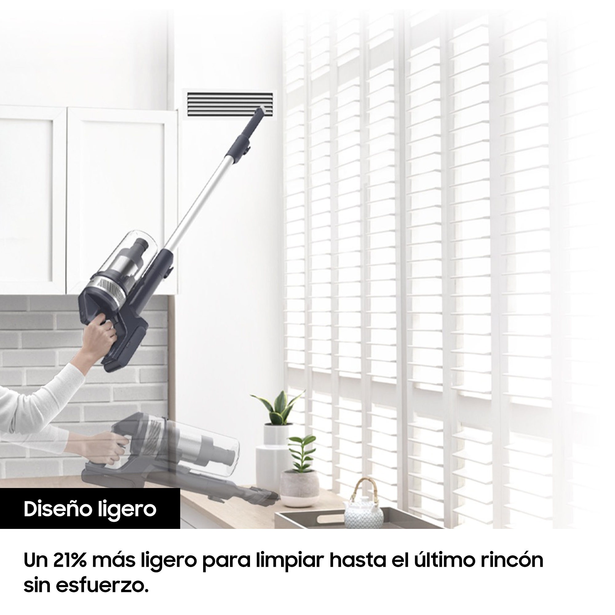 Una persona sosteniendo una aspiradora con texto en español.