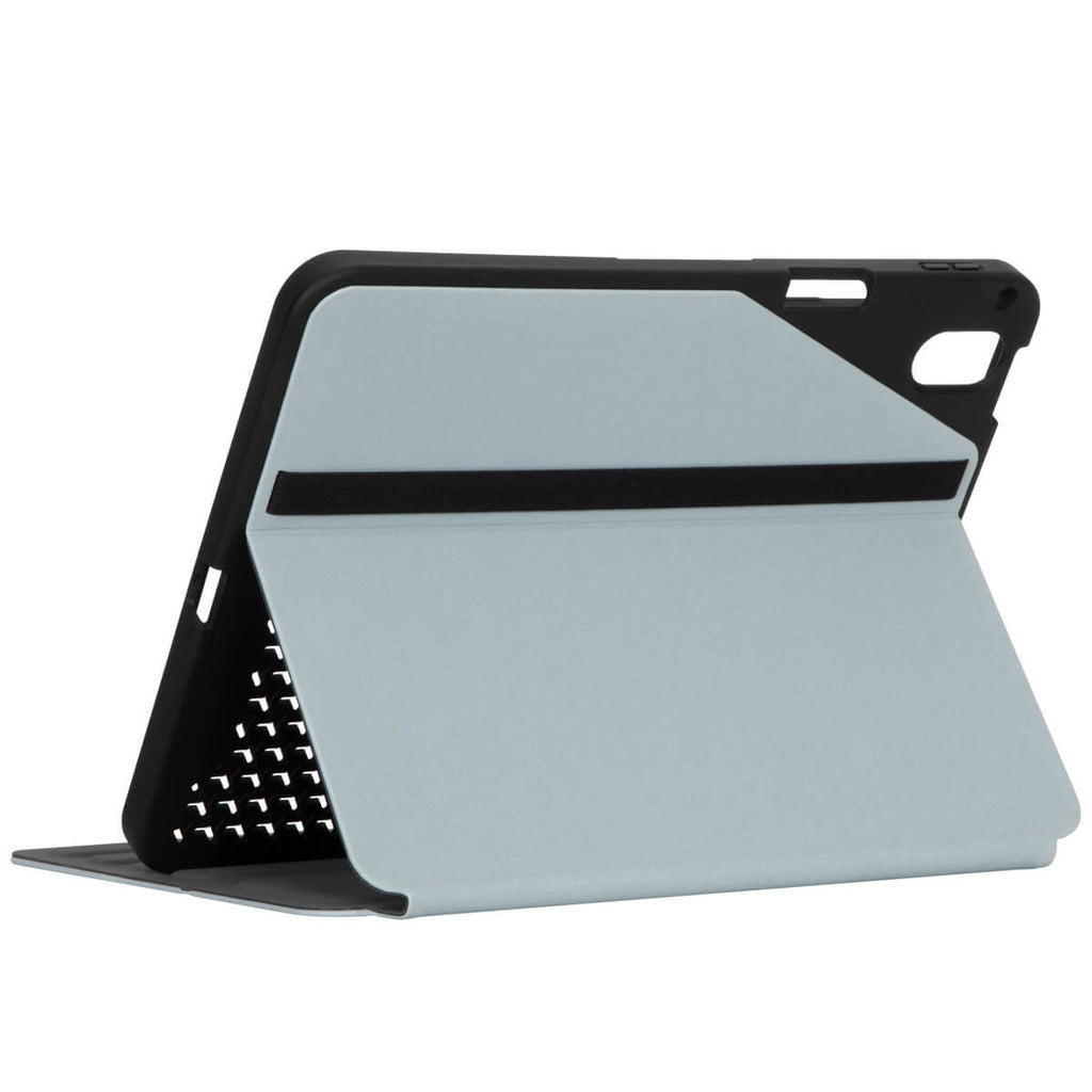 Una funda de tableta gris y negra con una cubierta plegable azul claro.