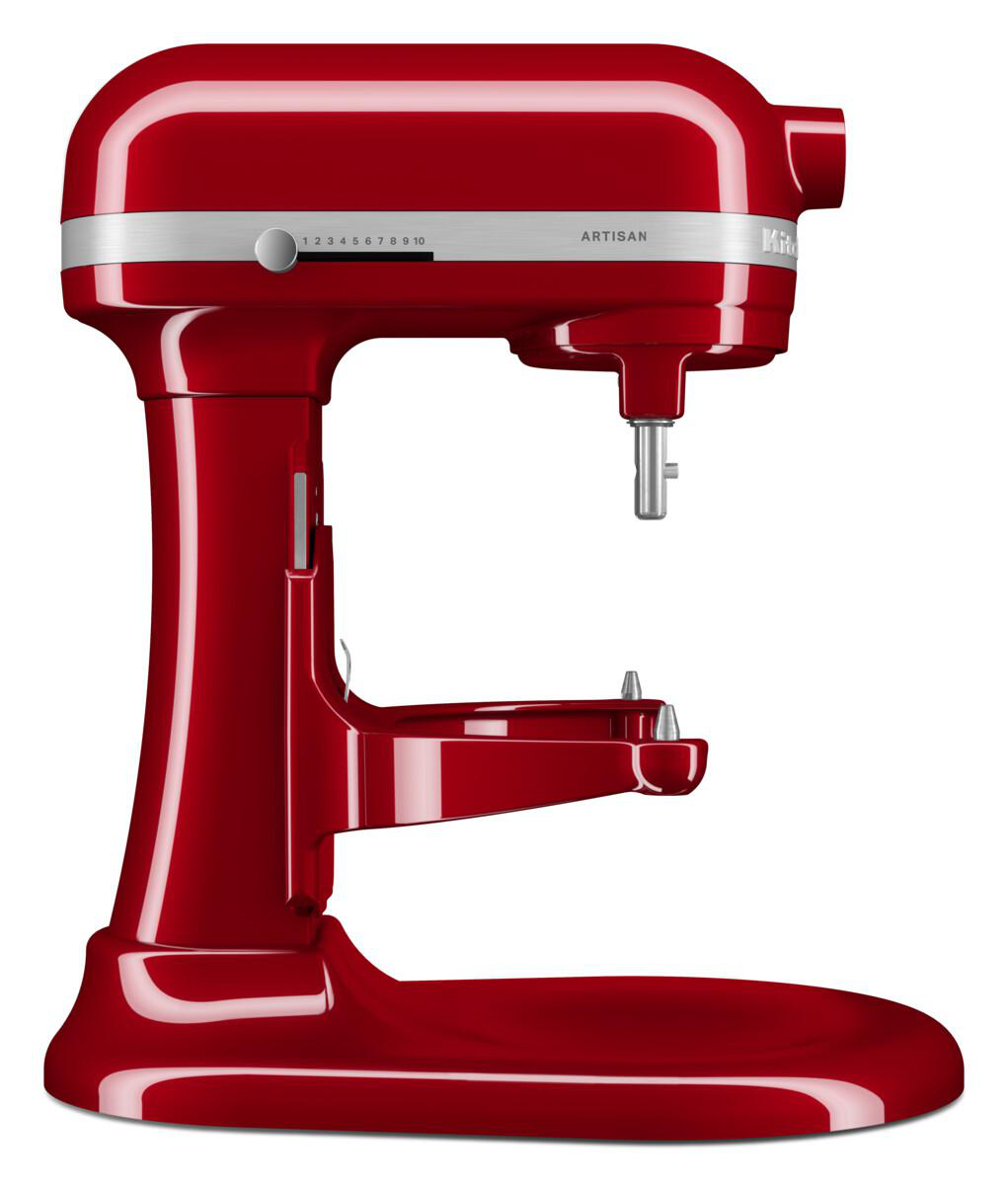 Roter KitchenAid-Mixer auf weißem Grund, Seitenansicht.