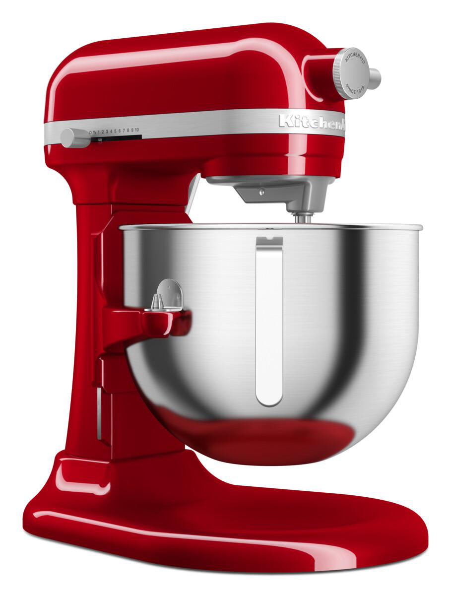 Roter KitchenAid Küchenmixer mit Edelstahlschüssel auf weißem Hintergrund.