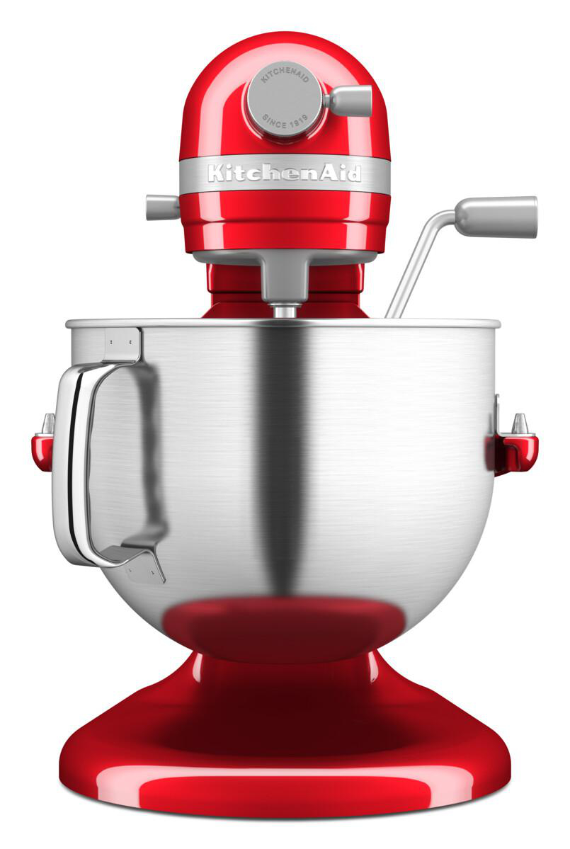 Roter KitchenAid Küchenmixer. Glänzendes rotes Gehäuse mit silberner Schüssel.