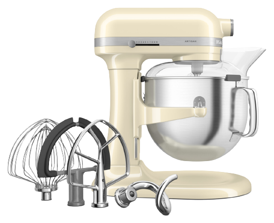 KitchenAid Küchenmaschine mit Zubehör. Cremefarben mit Edelstahl-Schüssel.