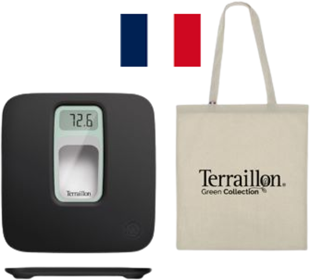 Bilancia nera con display digitale e borsa di tela color crema con testo.