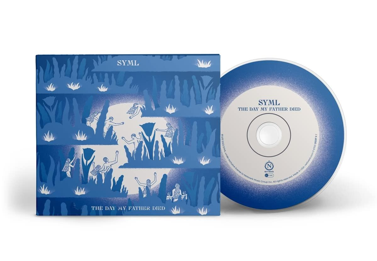 SYML albumhoes en CD. Blauw ontwerp met figuren en tekst. Witte achtergrond.