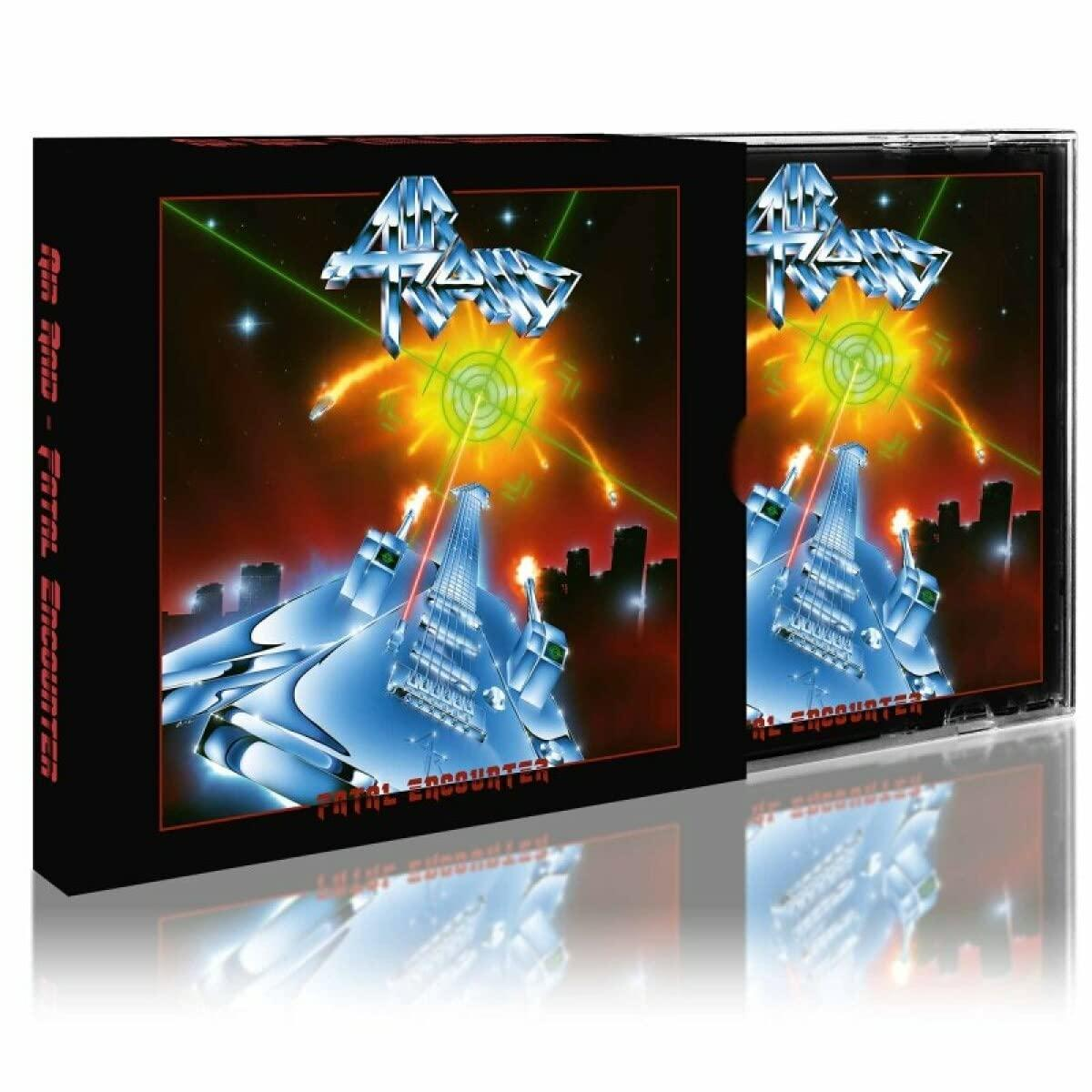 Albumcover. Futuristisches Gitarren- und Stadtbild mit Explosionen. Titel 'Air Raid - Fatal Encounter' auf dem Cover.