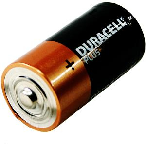 Eine Duracell Plus Batterie, schwarz und kupferfarben, mit Plus- und Minus-Markierungen.