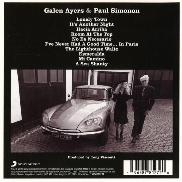 Eine CD-Hülle mit einem Foto eines Oldtimers und zwei Personen. Der Text listet Songtitel und Credits auf.