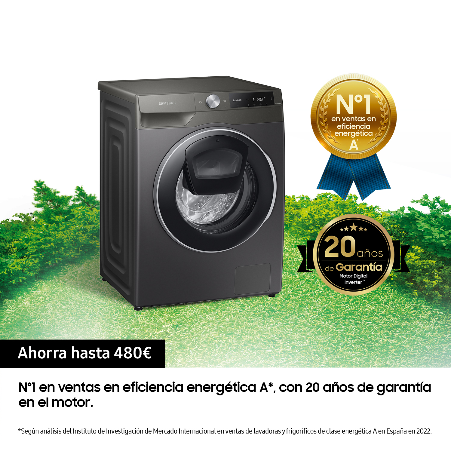Una lavadora negra con puerta redonda de cristal. Tiene una etiqueta dorada y plantas verdes.