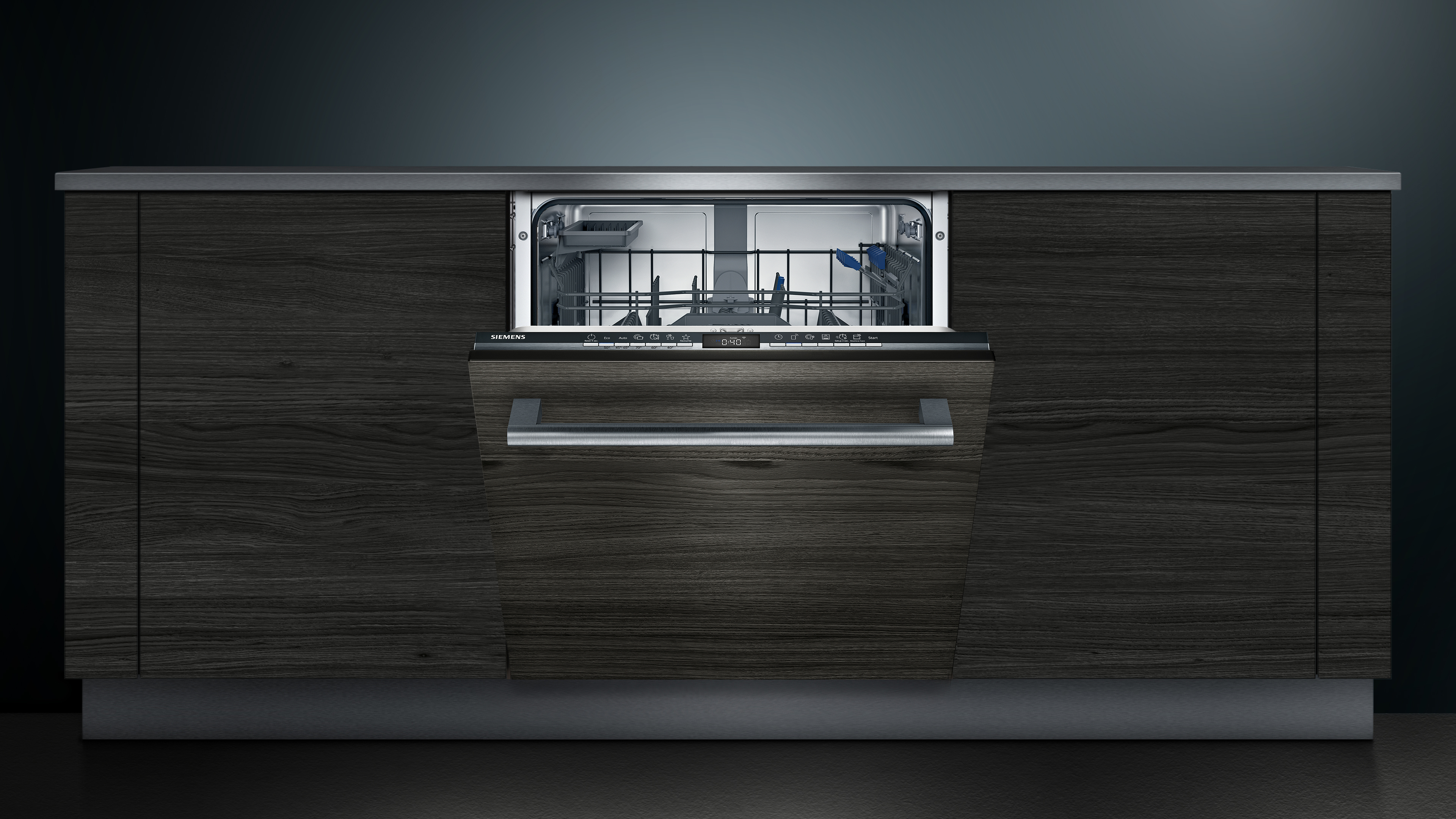 Moderne Küche mit Geschirrspüler und Holzschränken, minimalistisches Design.