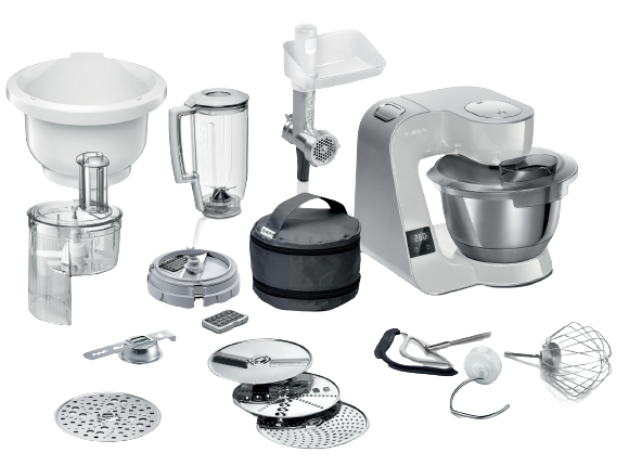 Küchenmaschine mit Zubehör, darunter Mixer und Fleischwolf, auf schwarzem Hintergrund.