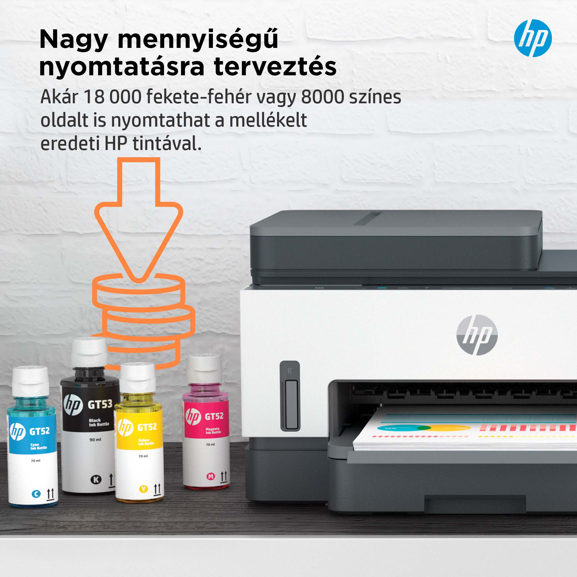 HP nyomtató tintapalackokkal és egy nyíl, ami egy nyitott területre mutat.
