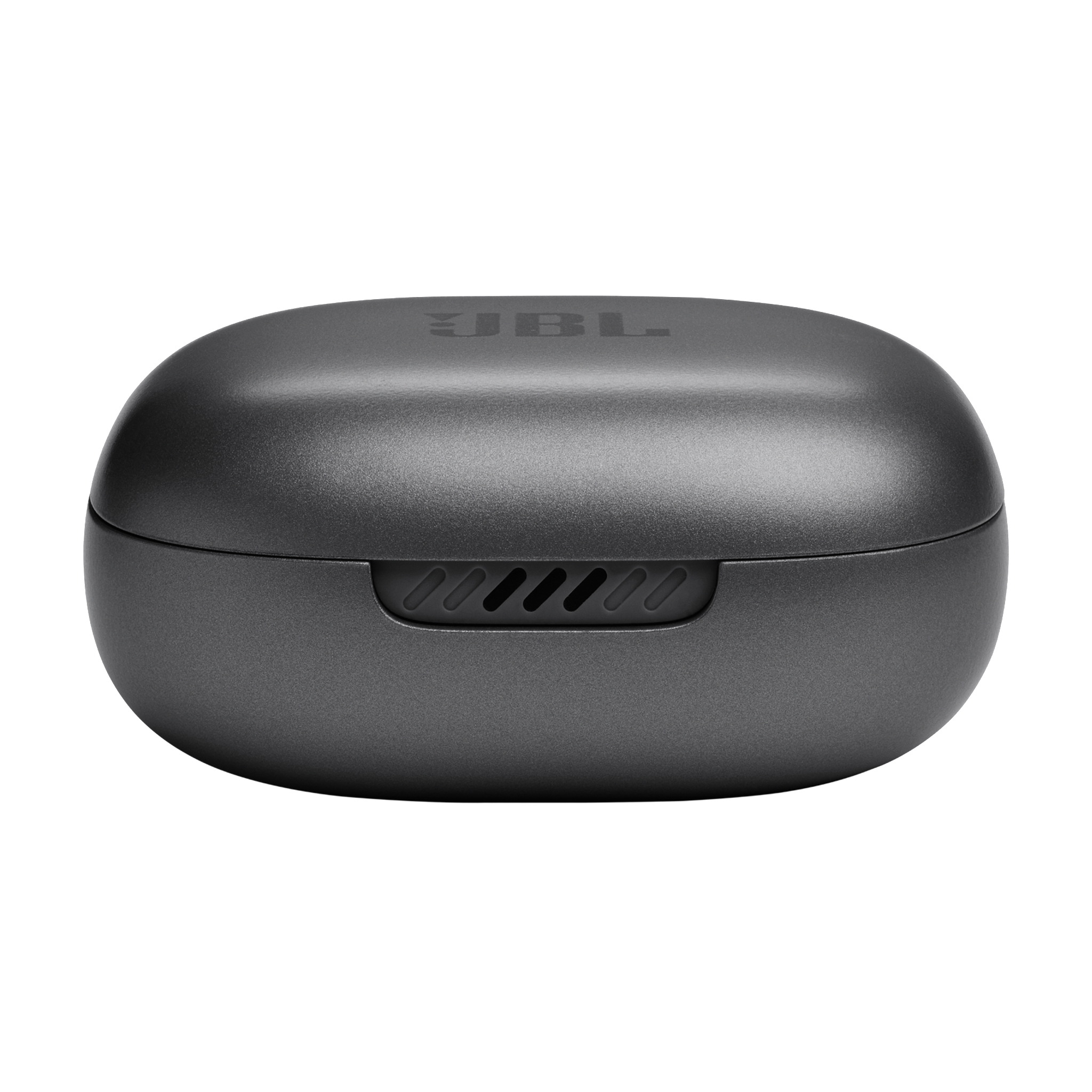 Ein geschlossenes, dunkelgraues, oval geformtes Etui mit dem JBL-Logo und kleinen Lüftungsschlitzen.
