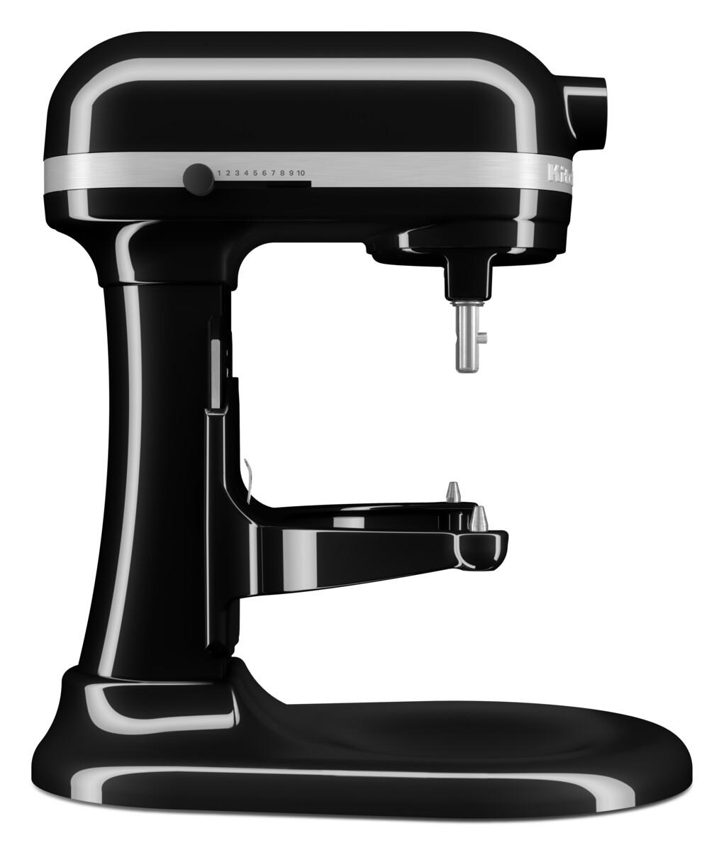 Ein schwarzer KitchenAid-Küchenmixer auf weißem Hintergrund, Seitenansicht.
