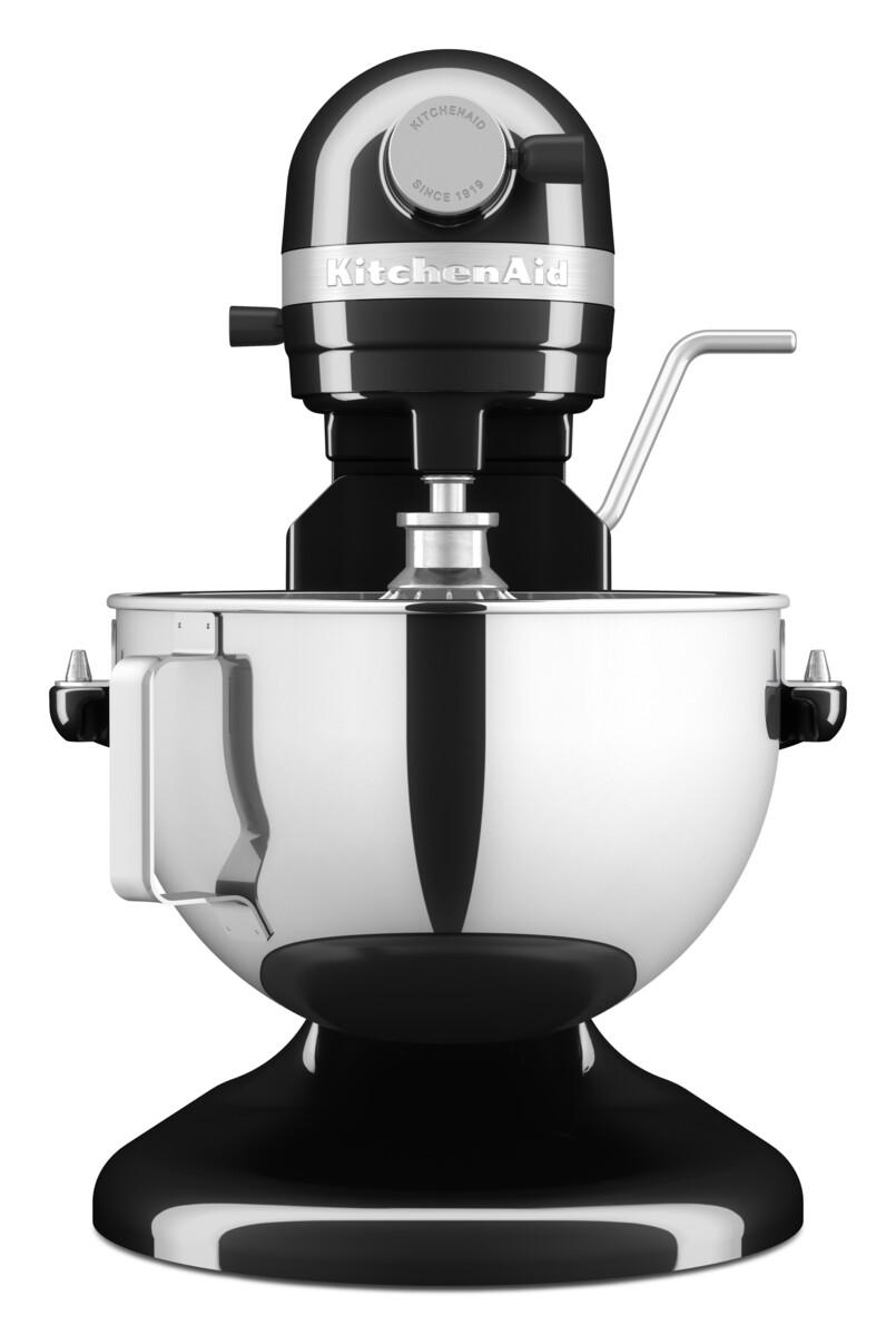 KitchenAid Küchenmaschine in Schwarz und Silber vor weißem Hintergrund.