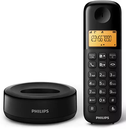 Un téléphone fixe noir et sa base de chargement, avec un écran affichant des chiffres.