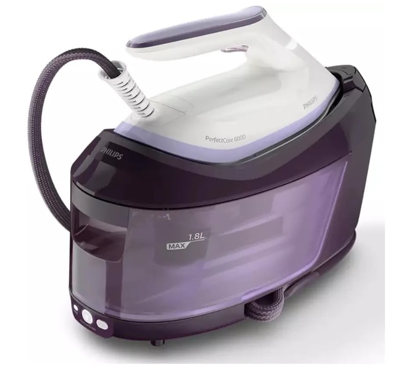 Beyaz ve mor Philips PerfectCare 6000 ütü, su tankı ve hortumu ile.