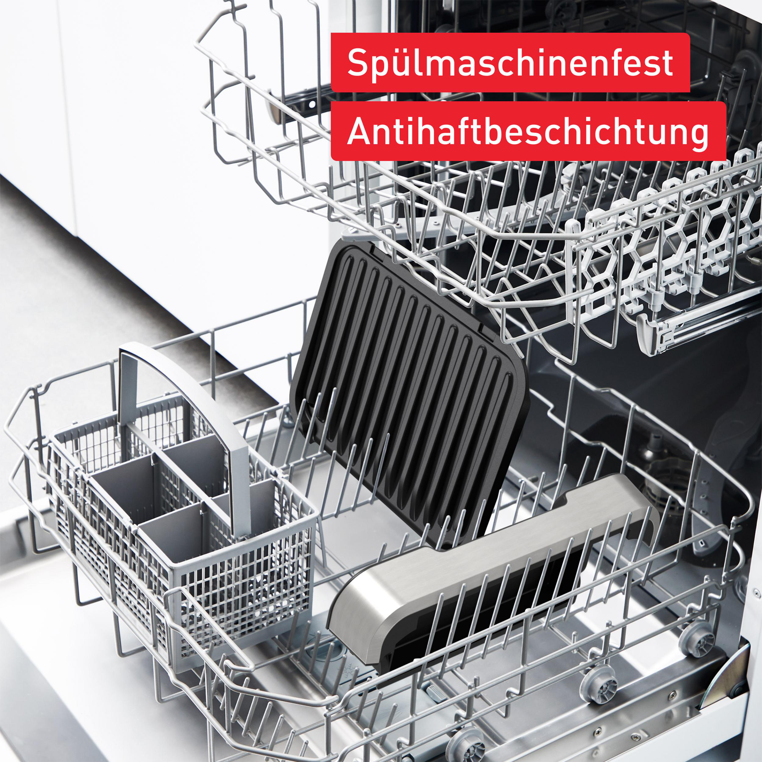 Geschirrspüler mit schwarzer Grillpfanne und anderen Gegenständen. Text: Spülmaschinenfest.