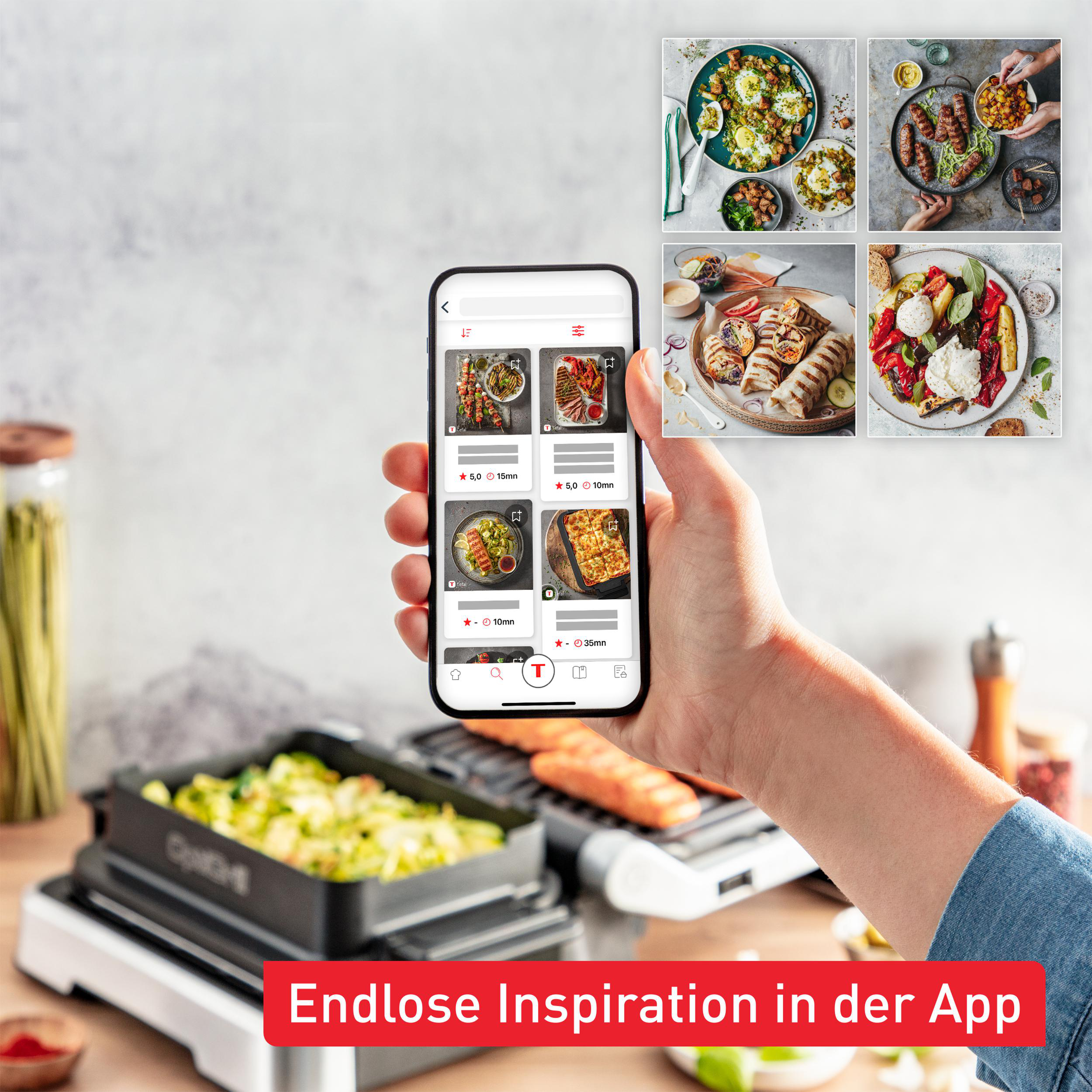 Eine Person hält ein Telefon mit Fotos von gegrilltem Essen, im Vordergrund ein Grill.