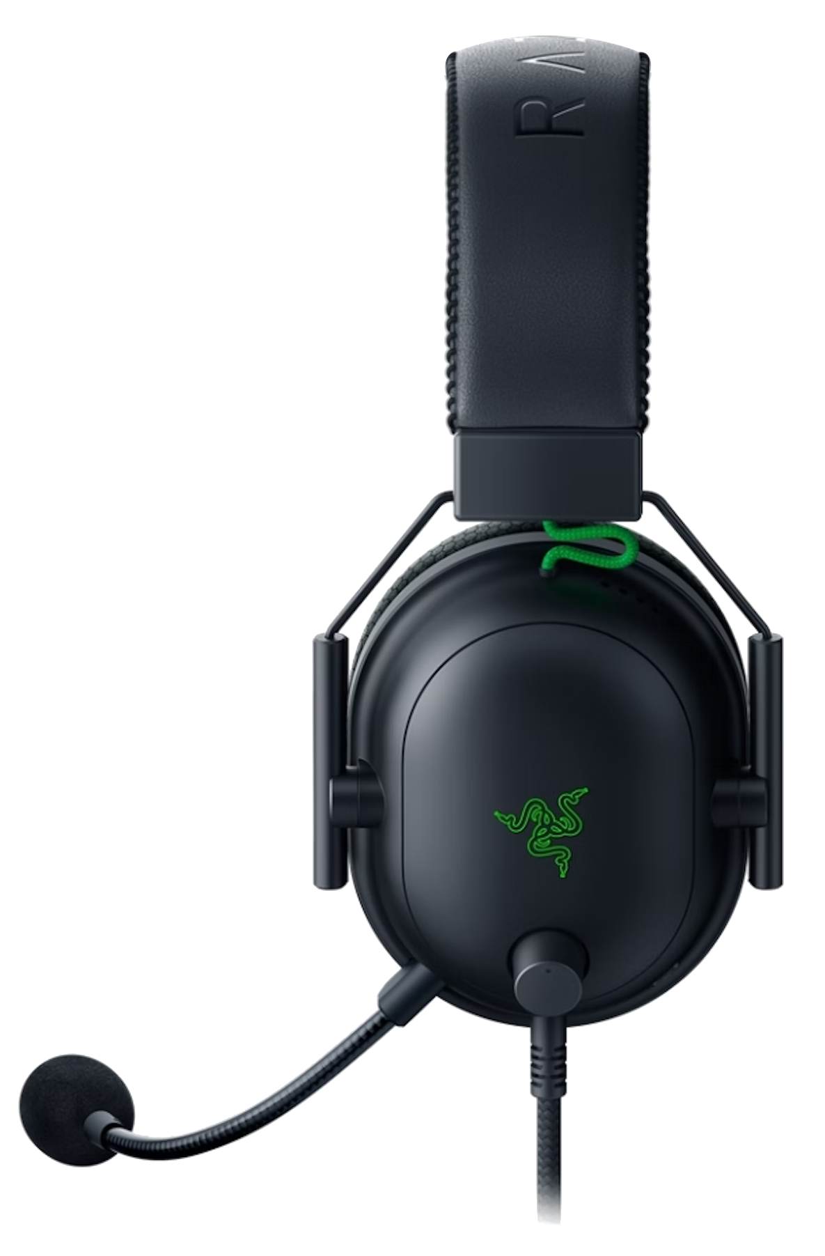 Fekete Razer headset mikrofonnal és zöld kábel részlettel fekete háttér előtt.