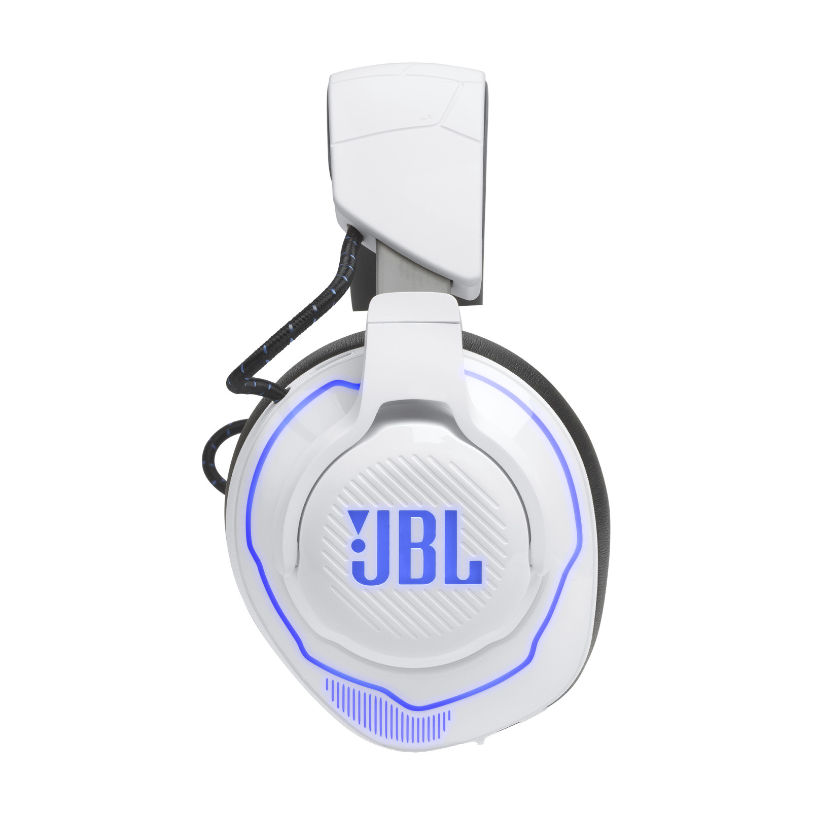 Weißes JBL-Gaming-Headset mit blauen Lichtern und dem JBL-Logo auf dem Ohrmuschel.