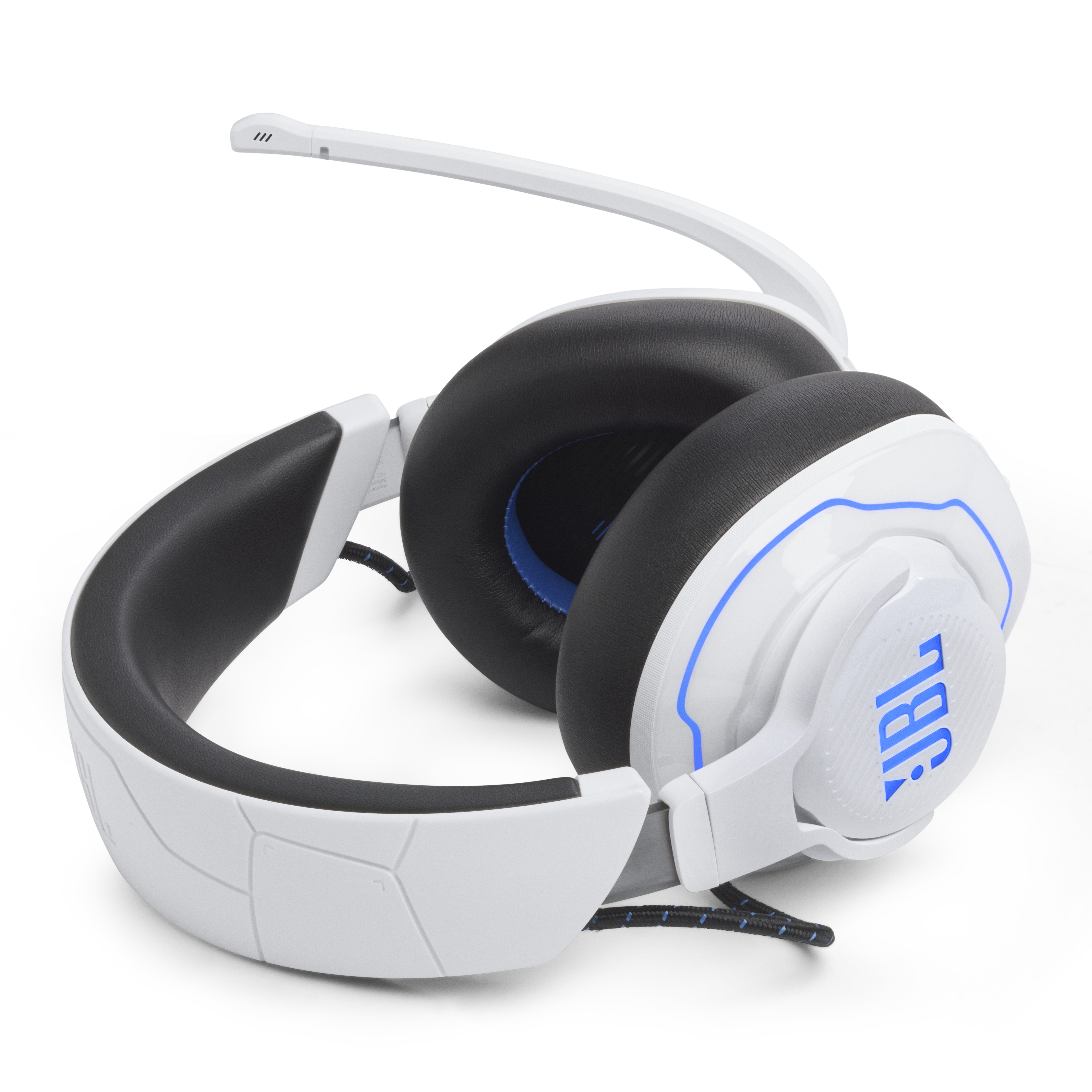 Weißes und schwarzes JBL Gaming-Headset mit Mikrofon auf weißem Hintergrund.