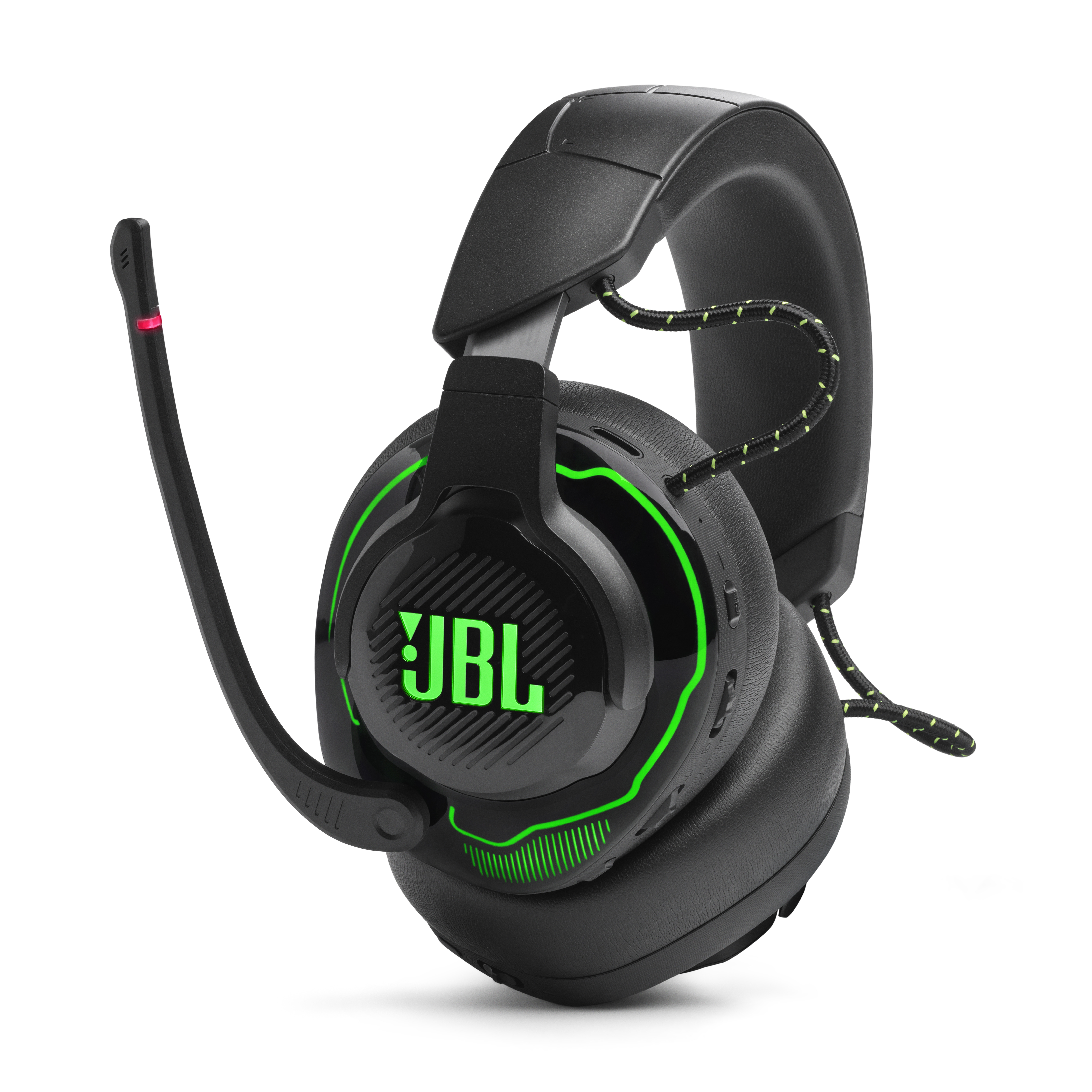 Schwarze und grüne Gaming-Kopfhörer mit Mikrofon. JBL-Logo sichtbar.