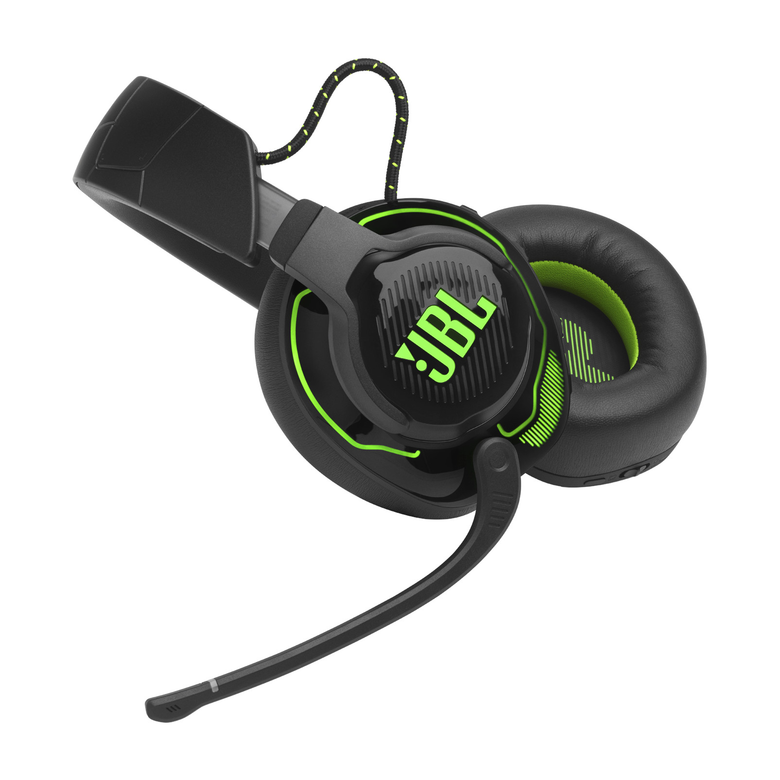 Schwarzer JBL Gaming-Kopfhörer mit grünen Akzenten, Mikrofon und Spiralkabel.