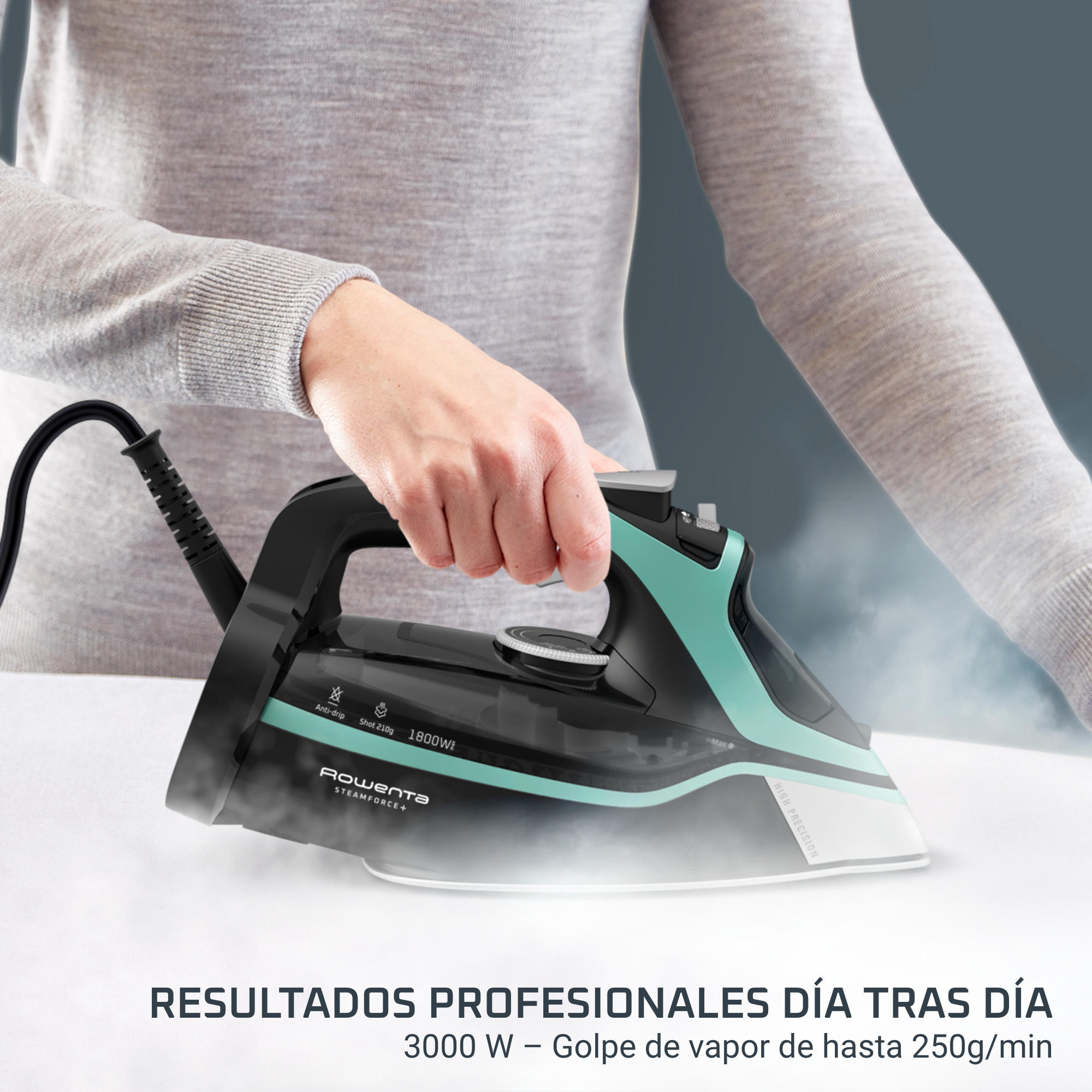 Mujer planchando con una plancha negra y verde azulado. Texto: Resultados profesionales día tras día.