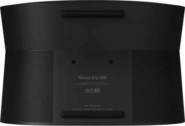Rückseite des schwarzen Sonos Era 300 Lautsprechers, mit Etiketten und Details.