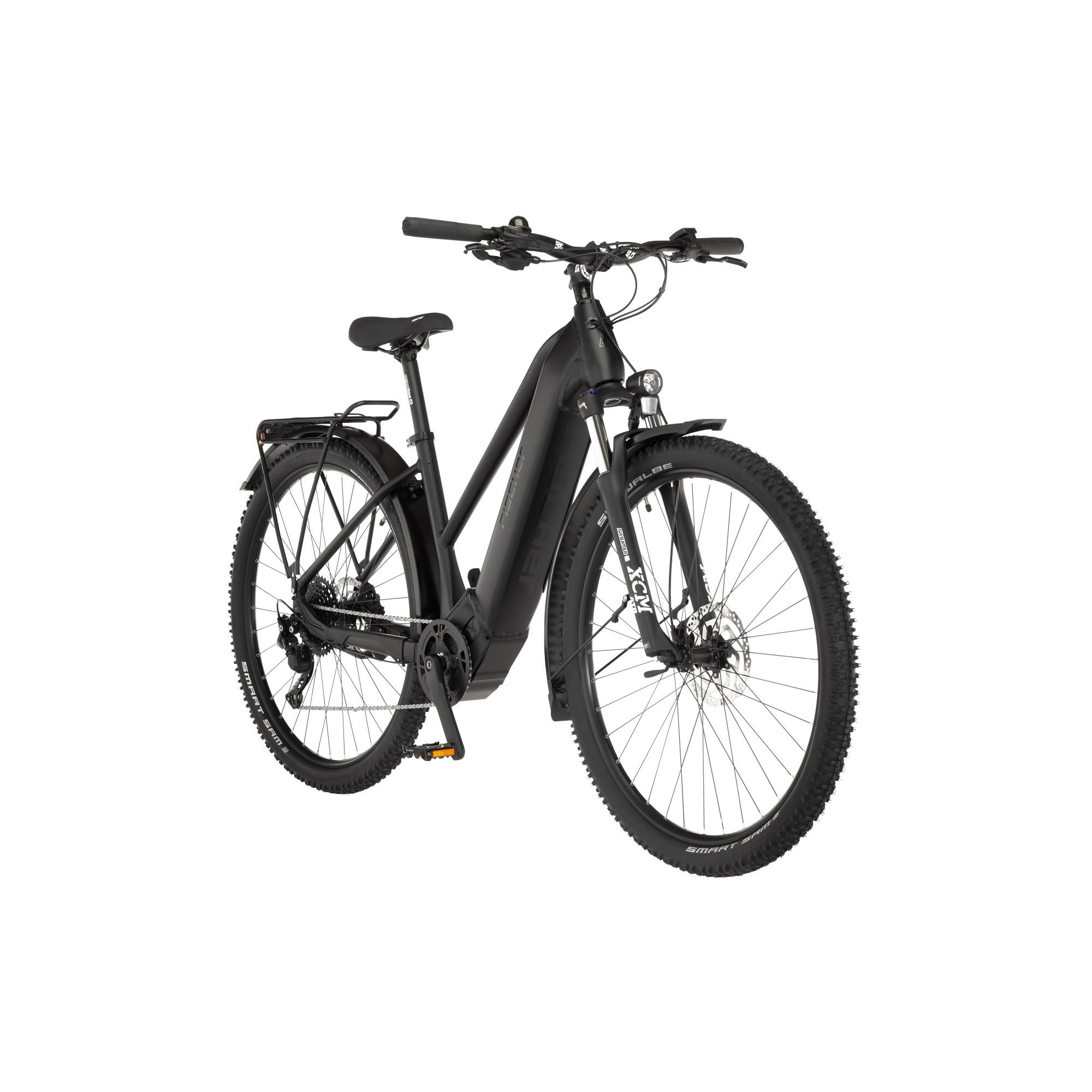 Schwarzes Elektrofahrrad auf weißem Hintergrund. Vorderrad und Lenker sichtbar.