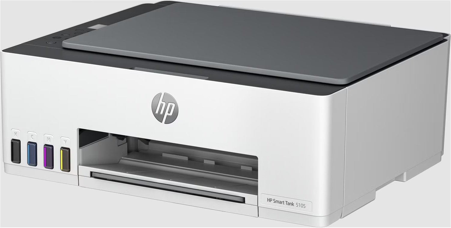 Stampante HP bianca e grigia con cartucce d'inchiostro visibili su sfondo grigio chiaro.