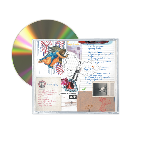 CD-Hülle mit Collage aus Notizen, Zeichnungen und einem Engelbild neben einer CD.