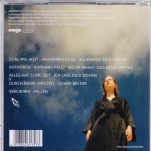 CD-Cover: Frau mit Himmels-Hintergrund und Text. Text auf Deutsch. Album-Artwork.