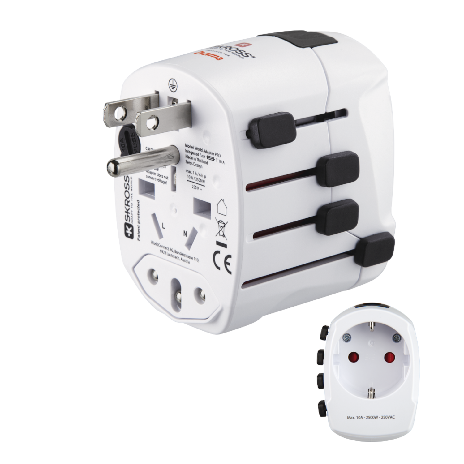 Un adaptateur de voyage blanc avec plusieurs fiches et un petit adaptateur. L'adaptateur dispose de plusieurs prises.