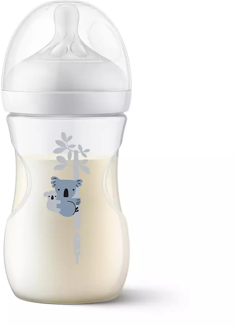 Bébiüveg tejjel és koala illusztrációval.
