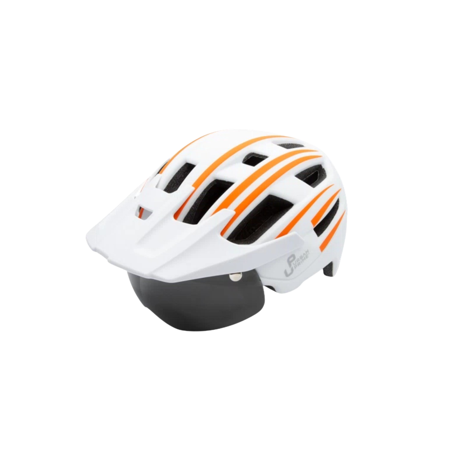 Witte fietshelm met oranje strepen, zwart vizier en een zwarte achtergrond.