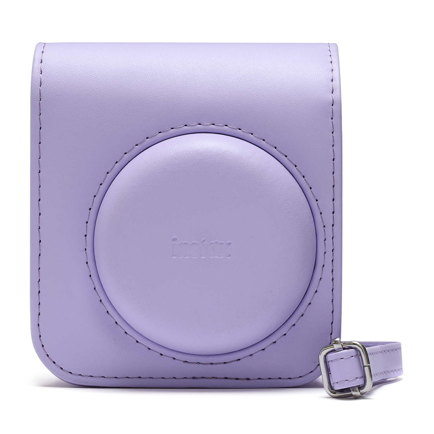 Una custodia lavanda per fotocamera Instax con cinturino coordinato. La custodia ha un ritaglio rotondo e una fibbia argentata.