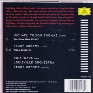 Albumcover. Text und eine gelbe Disc mit Text. Musik von Michael Tilson Thomas.