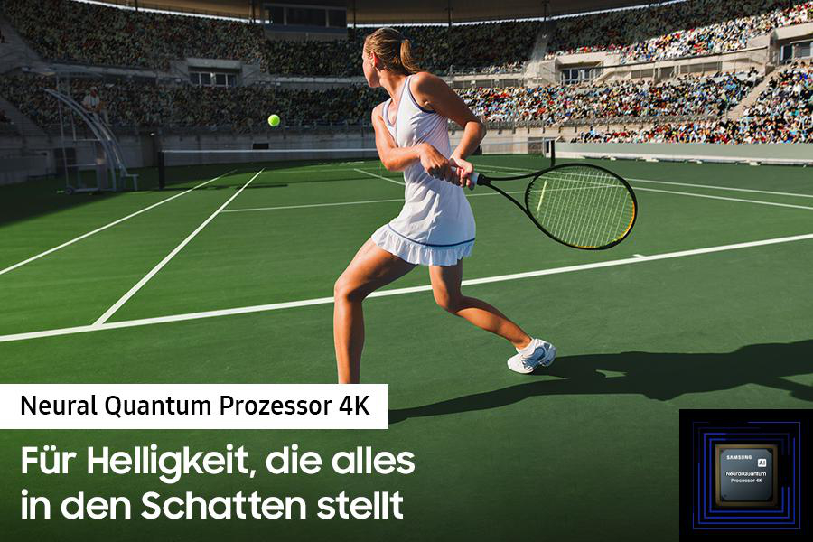 Eine Frau spielt Tennis auf einem grünen Platz, mit einem Samsung Werbe-Overlay.