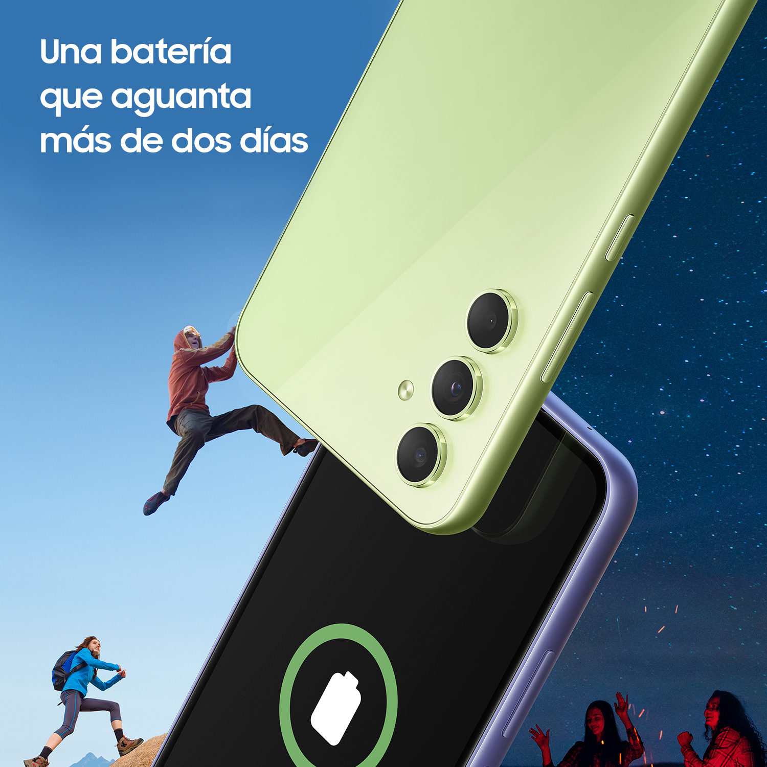 Gente en la naturaleza con un teléfono verde y otro morado.