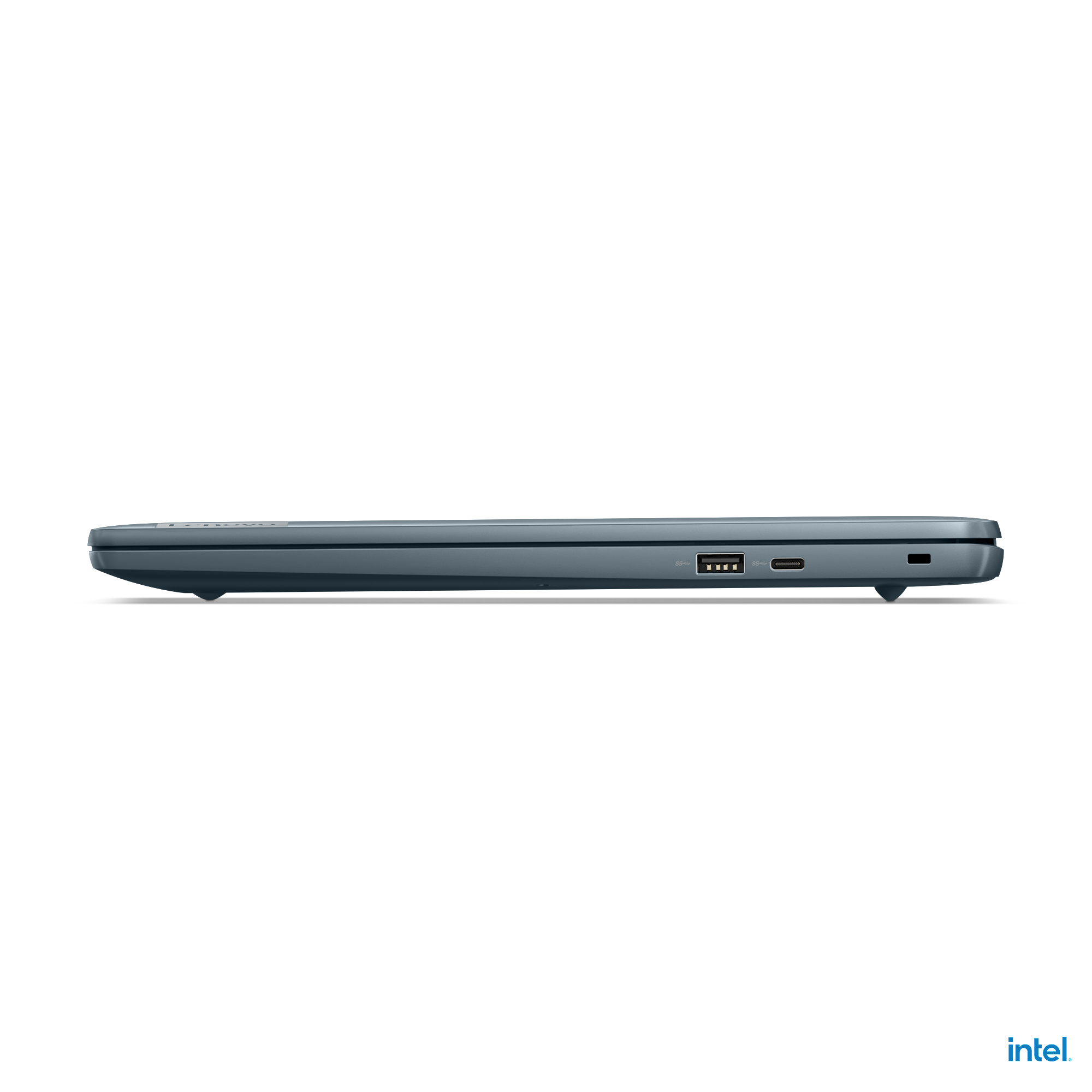 Seitenansicht eines grauen Laptops. Die Unterseite zeigt Anschlüsse und das Intel-Logo.