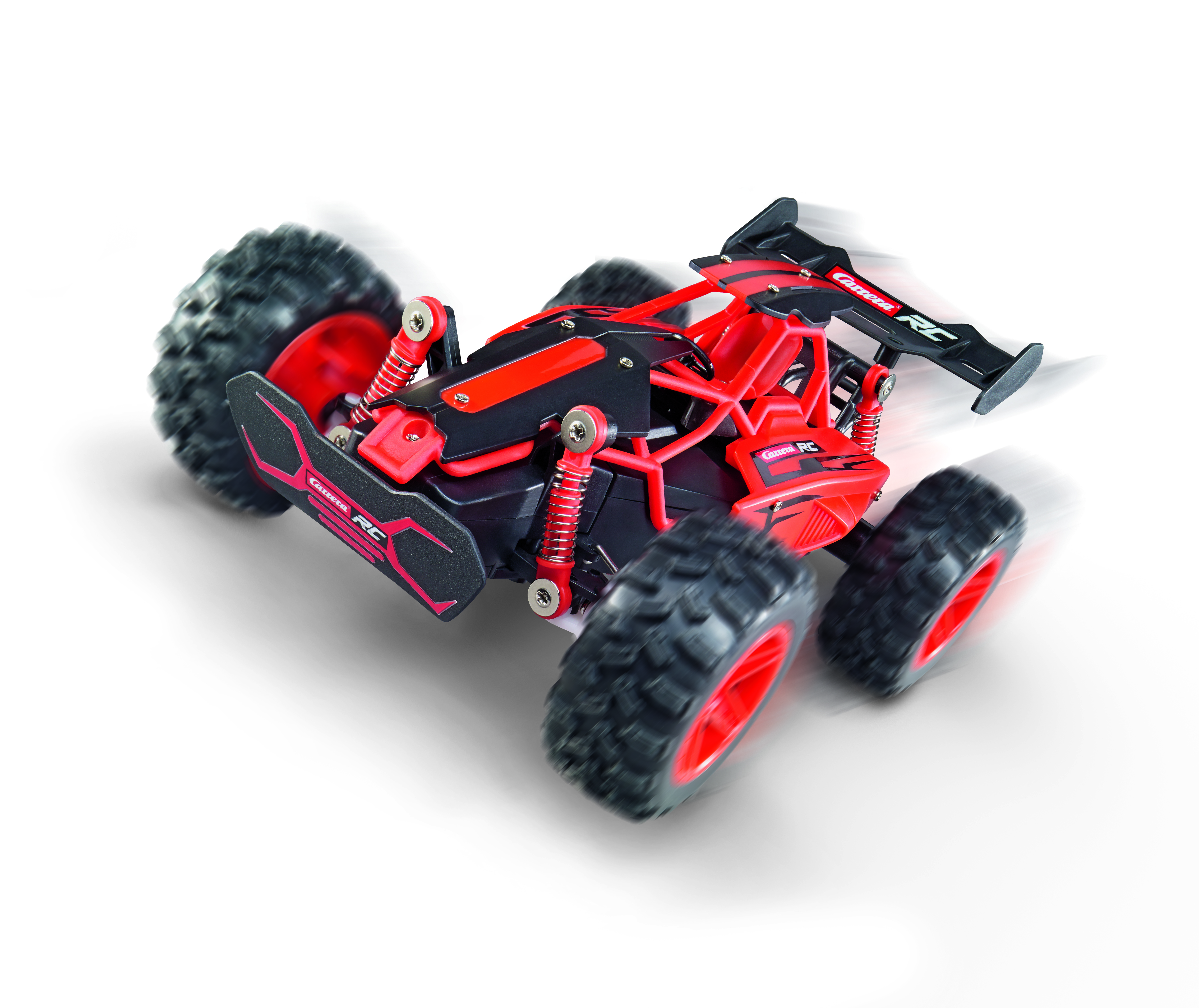 Rotes und schwarzes Spielzeugauto, Carrera RC, fährt auf weißem Hintergrund.